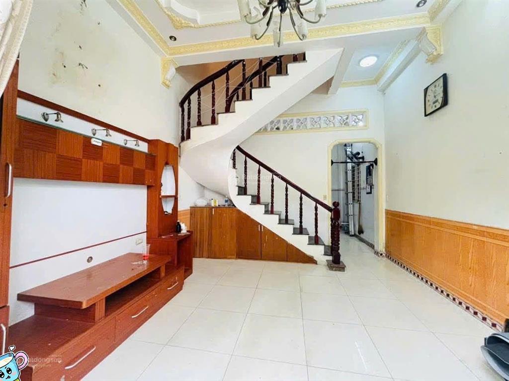 Chỉ 3tỷ750  nhà 2 tầng đúc  42m2  gần chợ phạm văn bạch  nguyễn tư giản p12 gò vấp