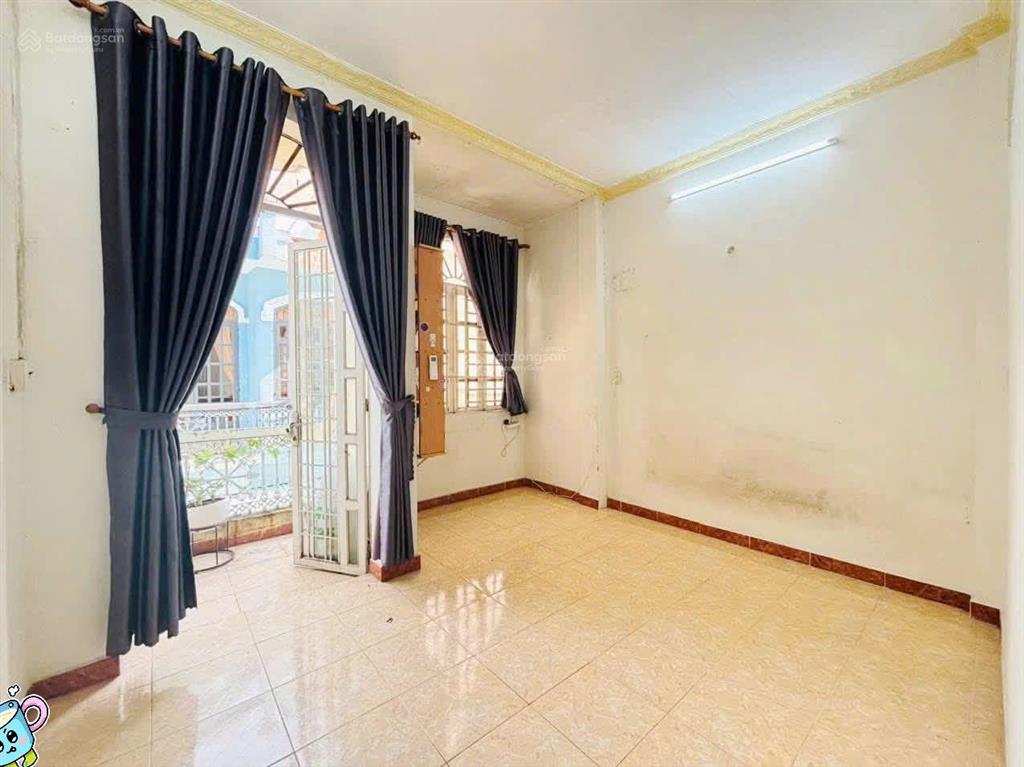 Chỉ 3tỷ750  nhà 2 tầng đúc  42m2  gần chợ phạm văn bạch  nguyễn tư giản p12 gò vấp