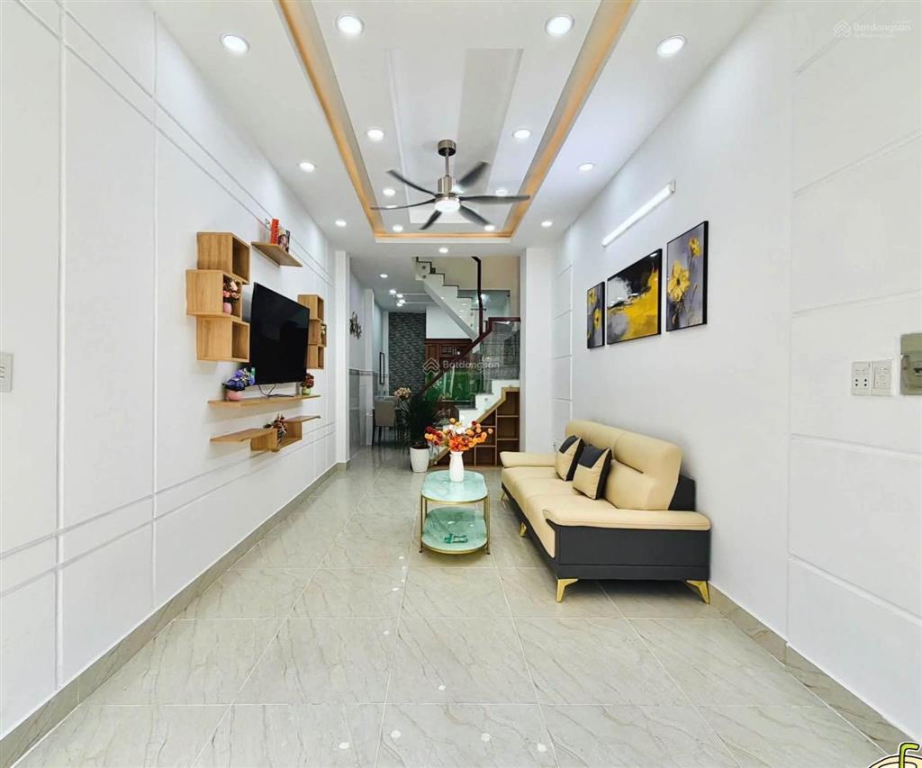 Nhà đẹp 3tầng 3pn hxh  sát mt nguyễn duy cung p12 gò vấp  chỉ 4tỷ770 thương lượng