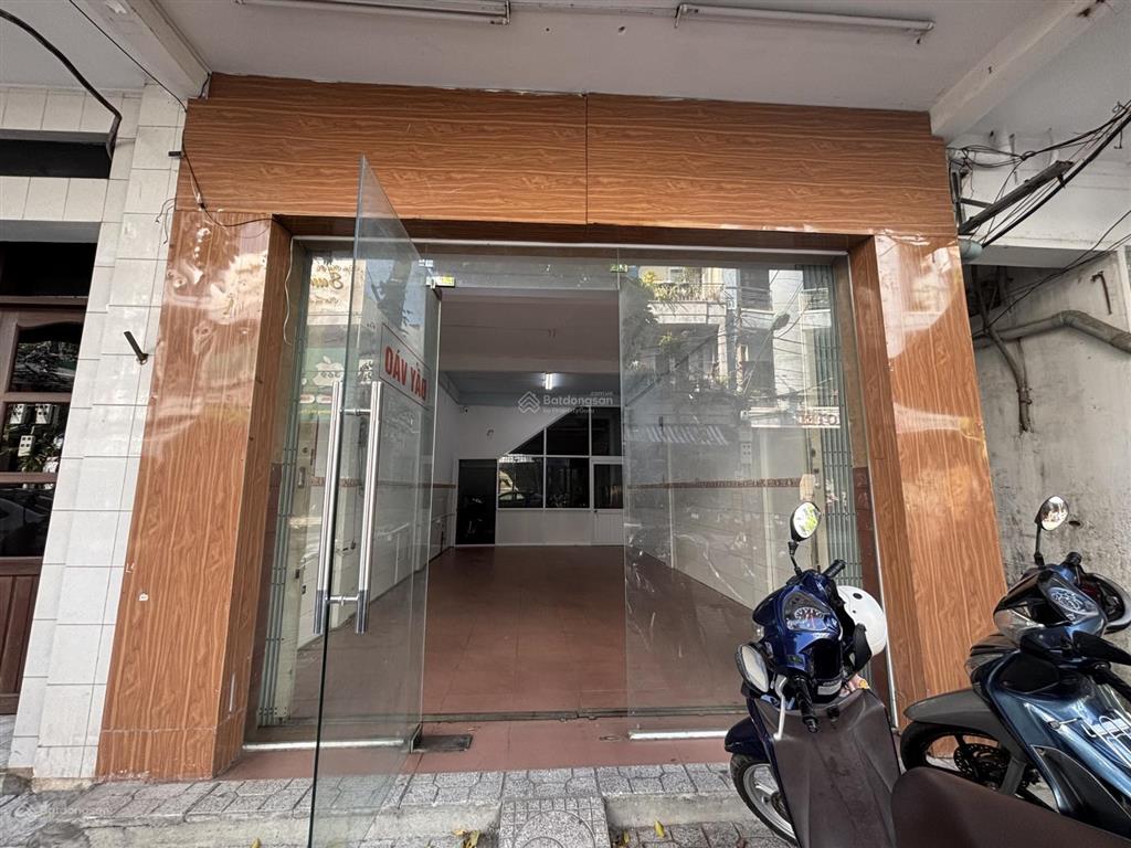 Cho thuê mặt bằng kinh doanh trung tâm thành phố, diện tích 40m2.