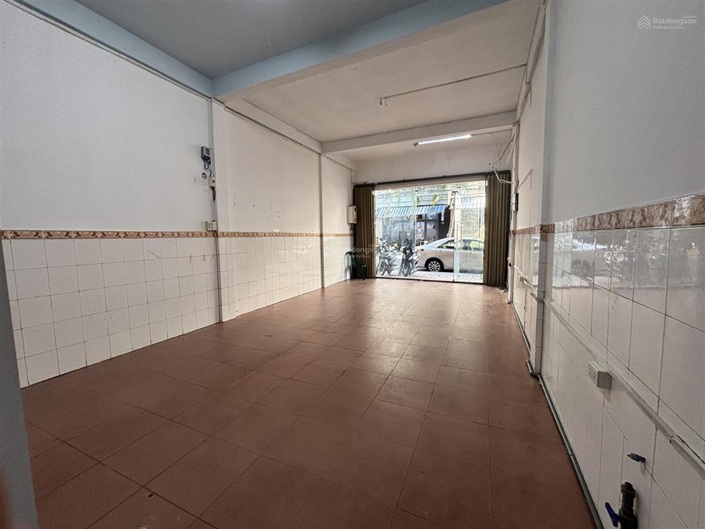 Cho thuê mặt bằng kinh doanh trung tâm thành phố, diện tích 40m2.