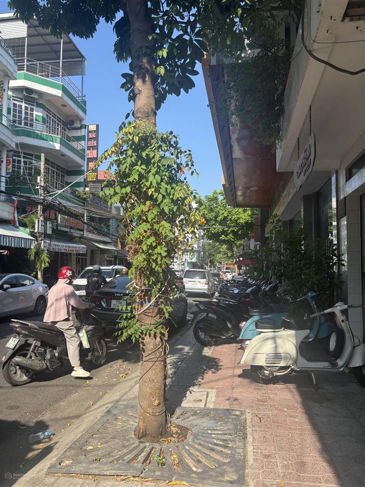 Cho thuê mặt bằng kinh doanh trung tâm thành phố, diện tích 40m2.