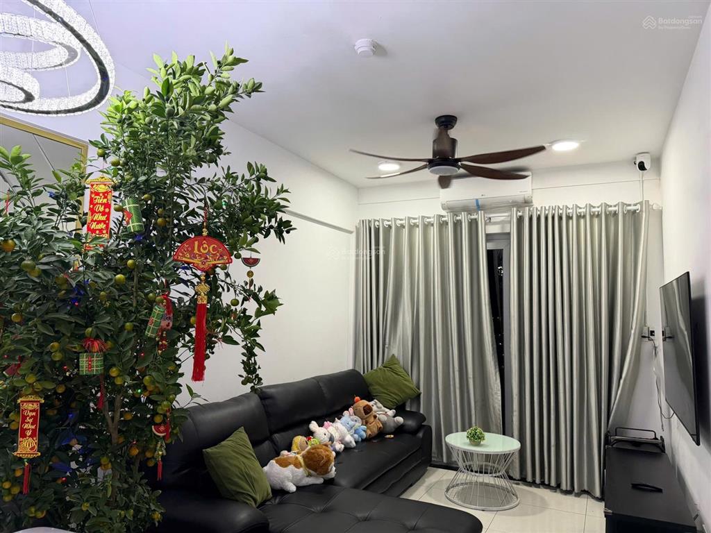 Chính chủ cần tiền ra gấp căn hộ 2pn, 2 toilet có sổ hồng, căn góc chung cư prosper plaza