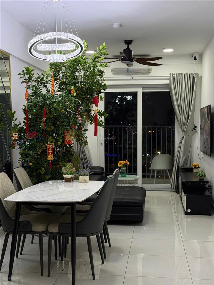 Chính chủ cần tiền ra gấp căn hộ 2pn, 2 toilet có sổ hồng, căn góc chung cư prosper plaza