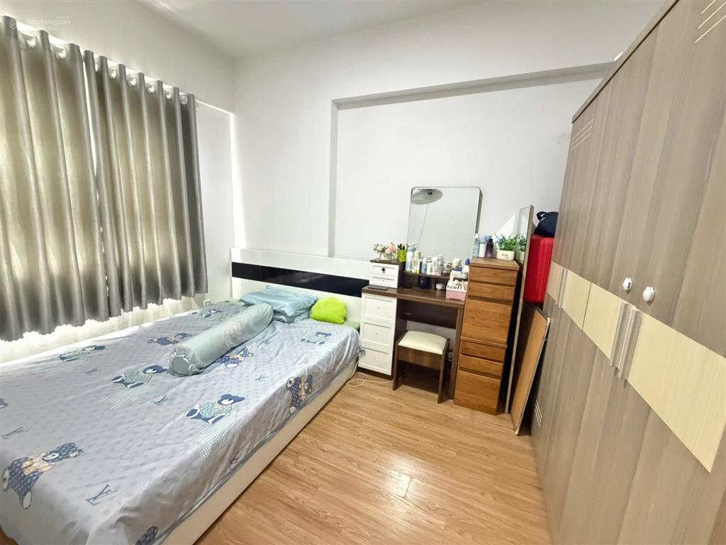 Chính chủ cần tiền ra gấp căn hộ 2pn, 2 toilet có sổ hồng, căn góc chung cư prosper plaza