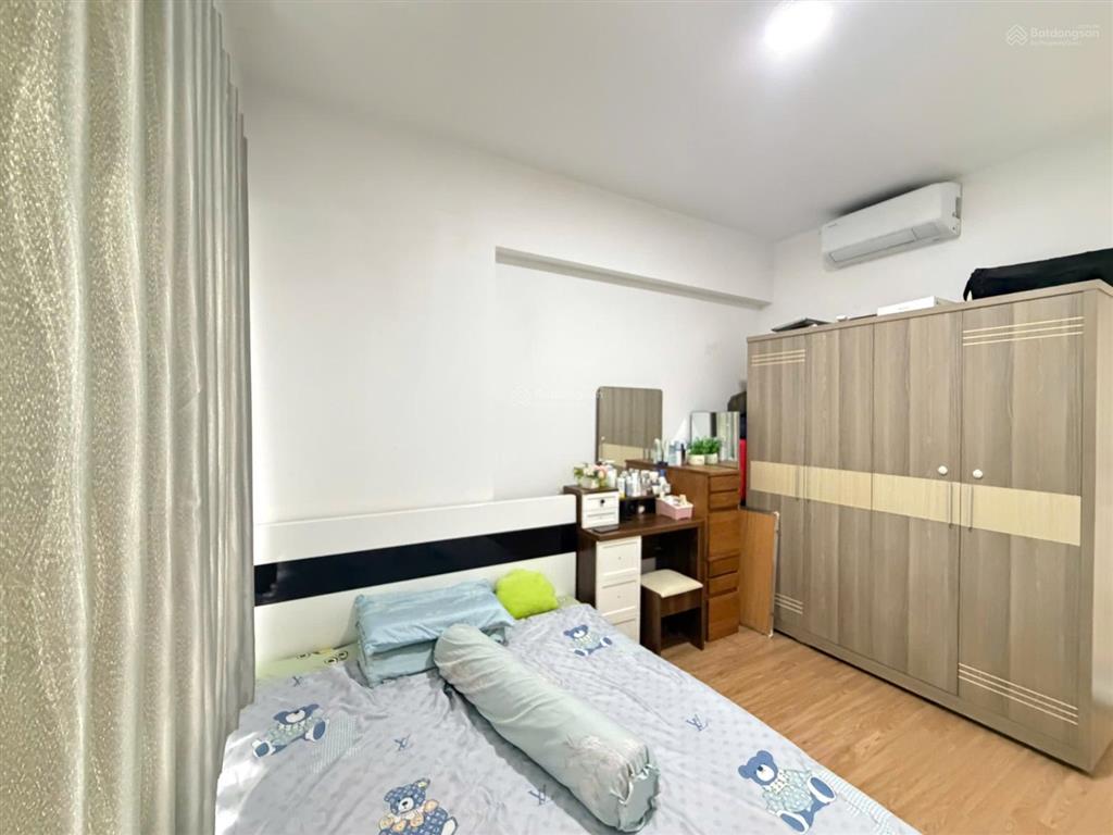 Chính chủ cần tiền ra gấp căn hộ 2pn, 2 toilet có sổ hồng, căn góc chung cư prosper plaza