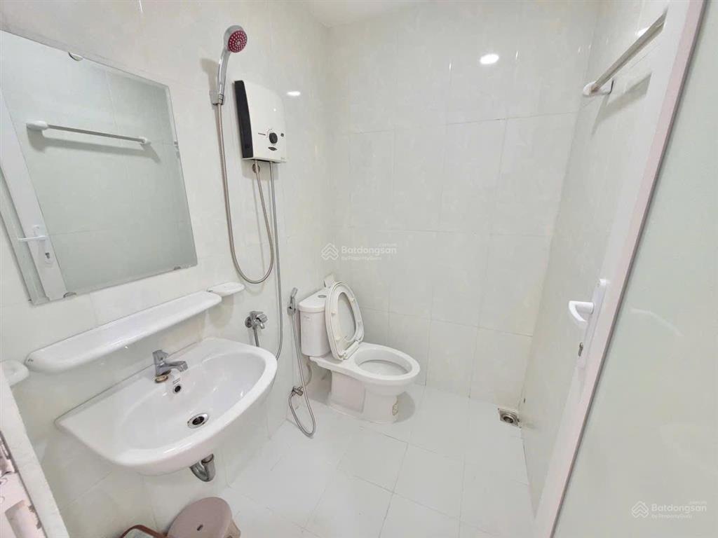 Cần bán căn góc 65m2. 2pn, 2 toilet, phòng thoáng mát có cửa sổ làm việc với chính chủ trực tiếp