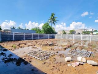 27m x 22m  thổ cư 100%  giáp ranh tphcm  kế bên điểm lên  xuống 2 cao tốc và vành đai 3