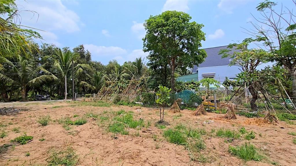 700m2 đất thổ cư  gần tuyến đường huyết mạch  gần các khu đô thị lớn  gần tphcm  gần sông