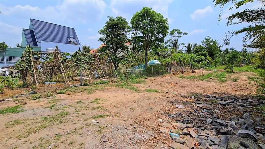 700m2 đất thổ cư  gần tuyến đường huyết mạch  gần các khu đô thị lớn  gần tphcm  gần sông
