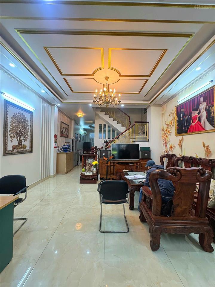 Bán nhà khu tên lửa  đối diện công viên  đã hoàn công