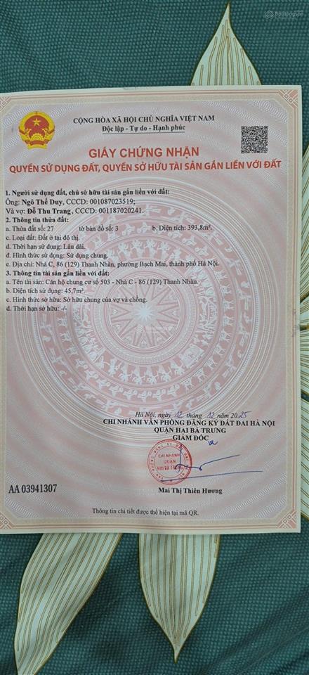 Bán nhà tập thể sổ đỏ chính chủ. nhà tập thể mặt đường. đối diện công viên tuổi trẻ