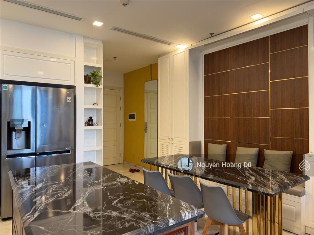 Vinhomes ba son cho thuê 2pn view thành phố giá 33tr/tháng
