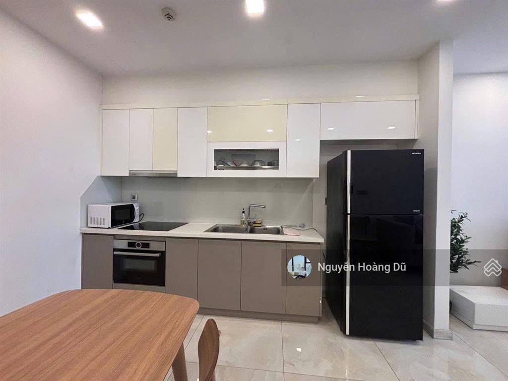 Vinhomes golden river cho thuê 1pn 60m2 giá tốt 23triệu/tháng