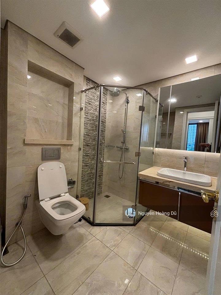 Vinhomes golden river cho thuê 1pn 60m2 giá tốt 23triệu/tháng