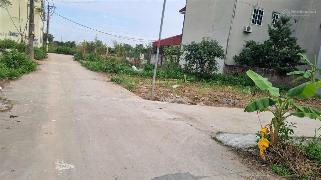 Hàng hiếm quang minh lô đất ô tô tránh, ngay bìa làng