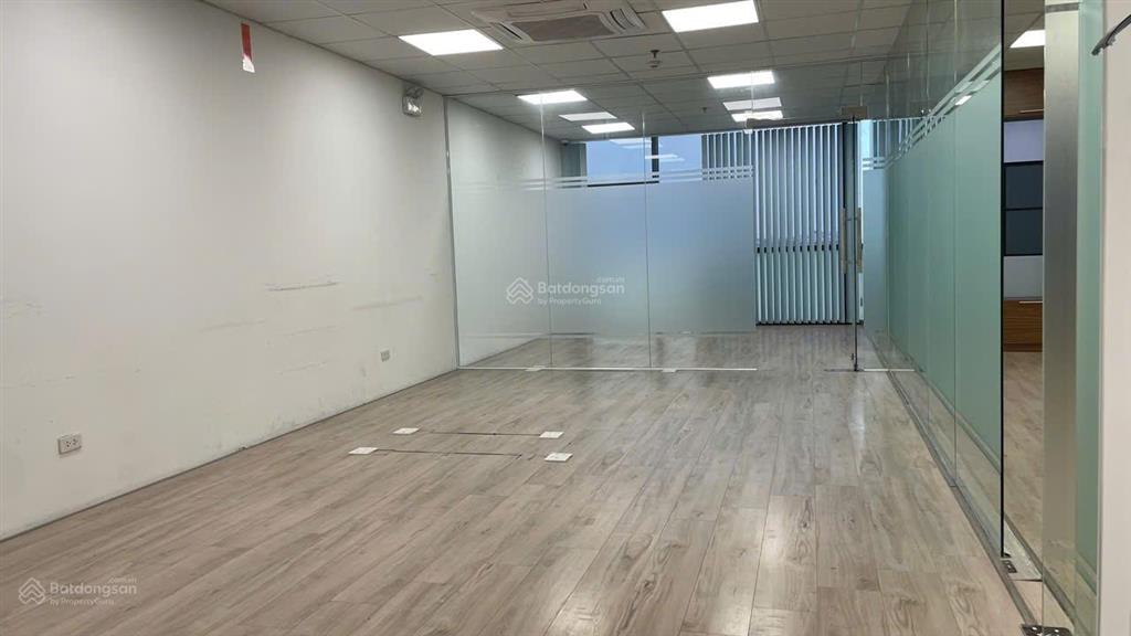 Chính chủ cần cho thuê gấp văn phòng đẹp tại ngoại giao đoàn