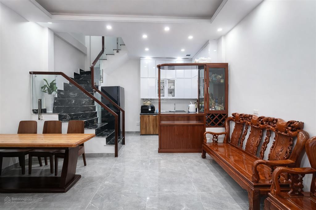 [sốc]bán nhà hồ tùng mậu, mt 5m, trước nhà 3m, nở hậu, 5ph ra trường cầu diễnlê quý đôn, 10 tỷ