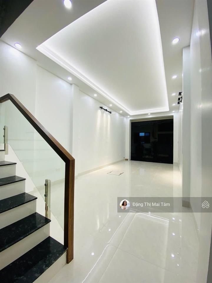 Bán nhà mai dịch, phân lô, vỉa hè, lexus ngủ trong nhà, thang máy vù vù, 21,9 tỷ