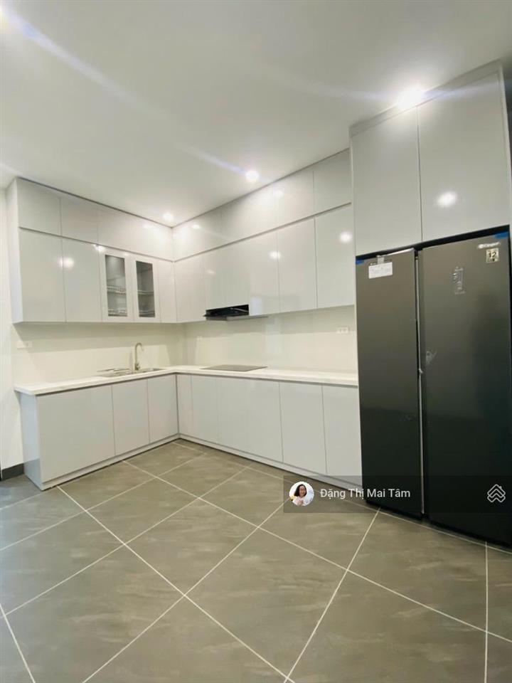 Bán nhà mai dịch, phân lô, vỉa hè, lexus ngủ trong nhà, thang máy vù vù, 21,9 tỷ