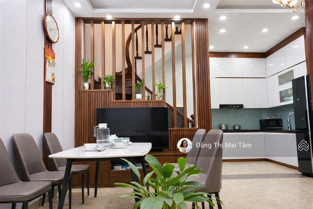 [hiếm] bán nhà lê đức thọ, 10m ra vios, sân để xe riêng, 5ph sang trường đtđ, 40m2, 8.9 tỷ