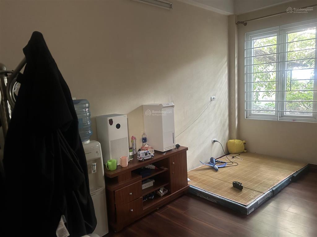 Cho thuê nhà ngõ 193 bồ đề. 4 tầng. 35m2