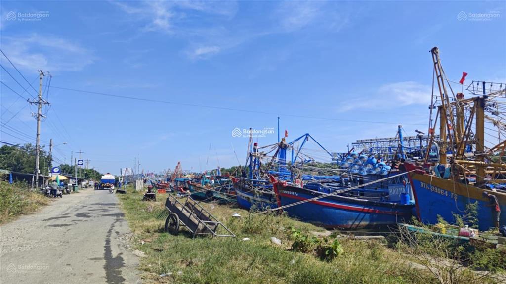 Khai xuân 687m2 đất có nhà khu mương đào, chợ đầu mối, giá tốt khu vực