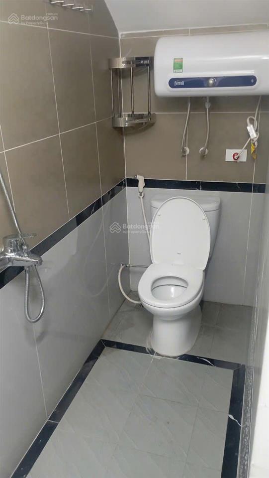 Cho thuê 200m2 tầng 1 nhà mặt tiền ngã 4 nam an khánh