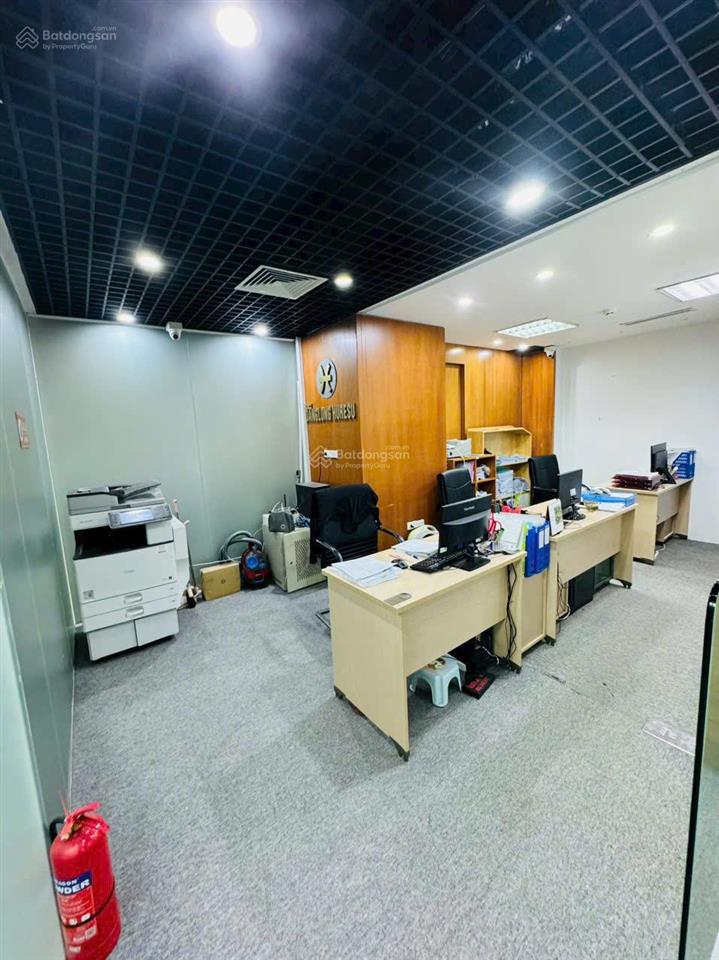 Công ty chính chủ cho thuê 145m2 văn phòng, nội thất cơ bản