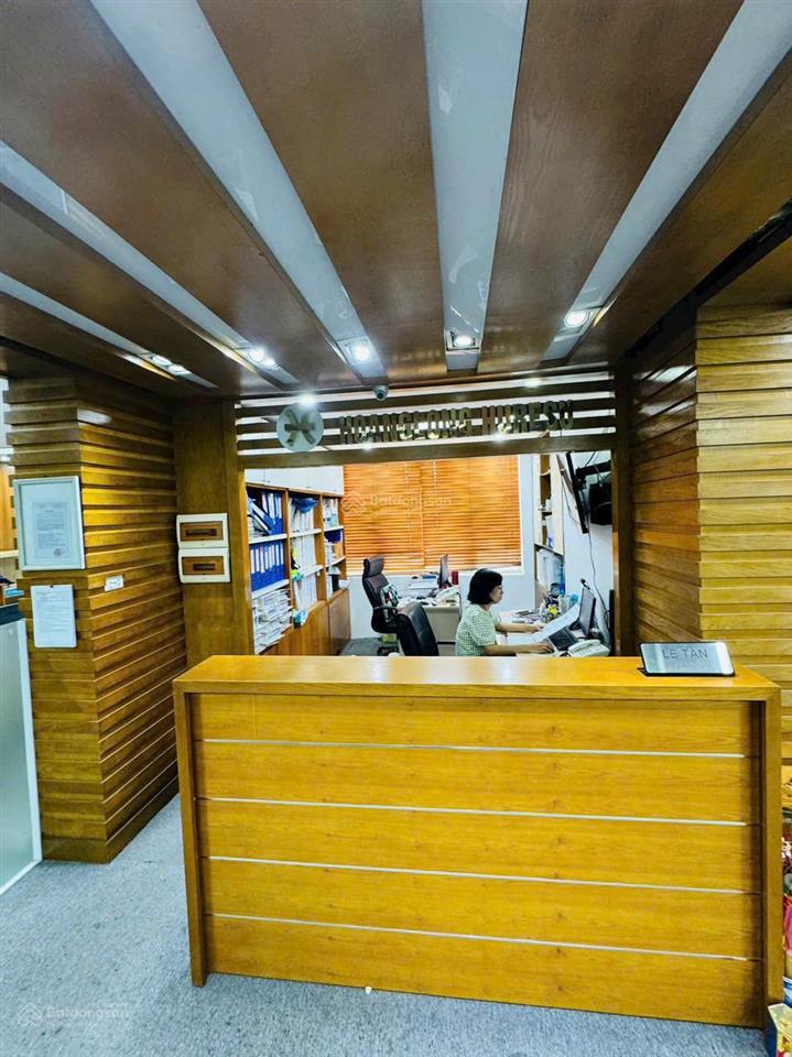 Công ty chính chủ cho thuê 145m2 văn phòng, nội thất cơ bản