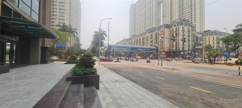 Hot cho thuê tầng 1 & văn phòng tòa the charm an hưng (rẻ, đẹp bất ngờ) 200m2
