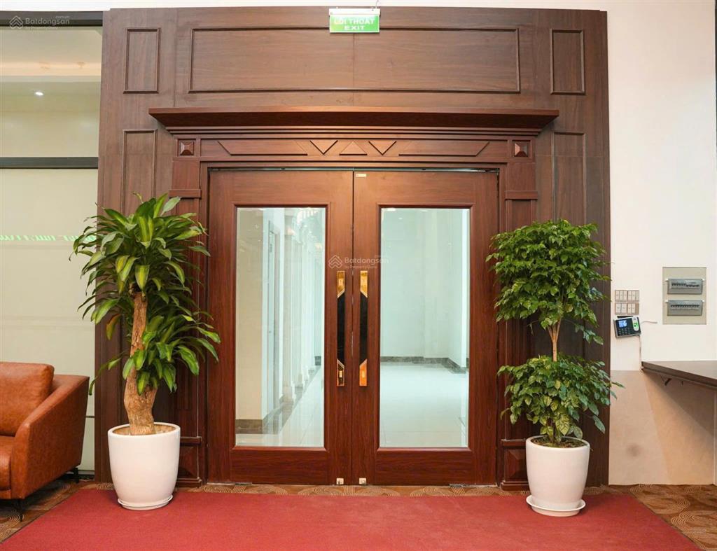 Cho thuê văn phòng lê văn lương  340m2  full nội thất sang trọng, vào dùng luôn