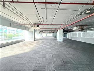 Cho thuê văn phòng 527m² mặt đường hoàng đạo thúy sàn đẹp, 2 mặt view, giá chỉ 300 nghìn/m²/th