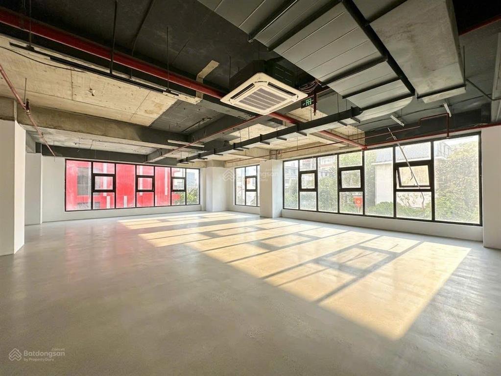 Cho thuê 1.000m² thông sàn trung kính giá chỉ 310.000đ/m², diện tích lớn cực hiếm