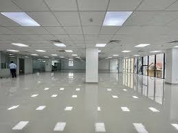 Cho thuê mặt tiền tầng 1 tòa the charm  đường tố hữu  600m2 view trọn mặt đường. 0989 942 ***