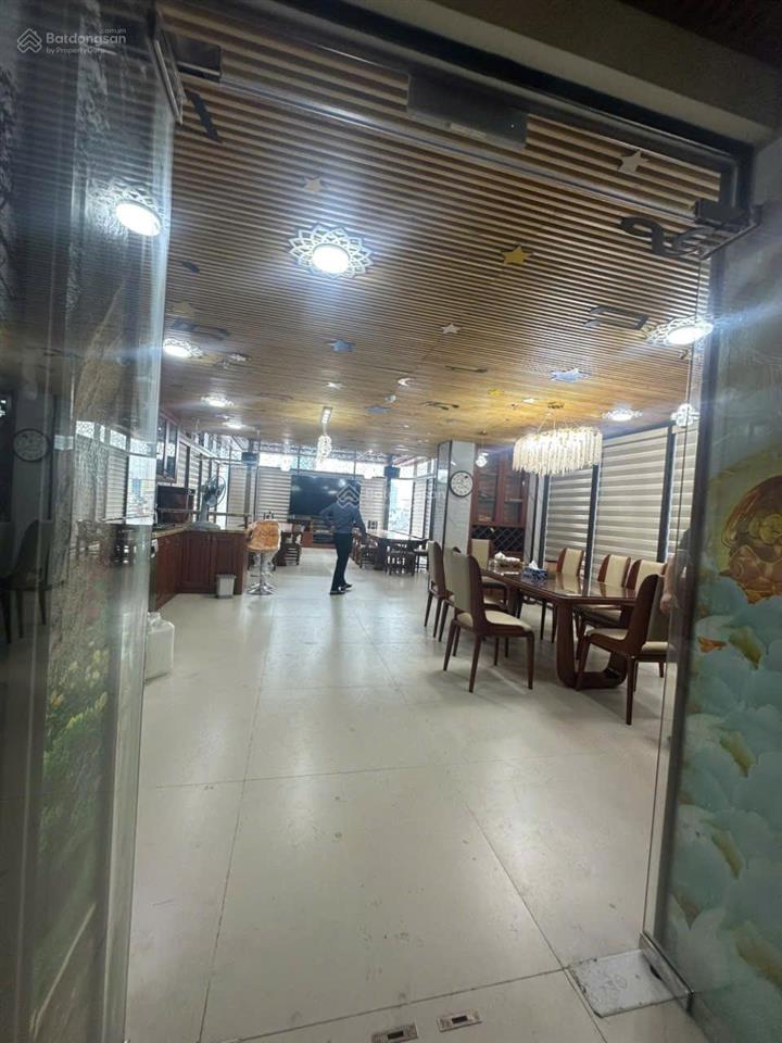 Cho thuê tòa văn phòng riêng cầu giấy, 9 tầng, 1 hầm kính ốp, nội thất hoàn thiện siêu đẹp