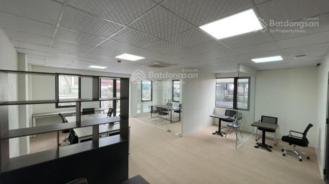 Cho thuê văn phòng khu kim mã, sát hồ tây 150m2, hoàn thiện sẵn đẹp  giá ưu đãi nếu thuê luôn