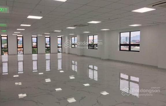 Cho thuê tòa nhà văn phòng hoàng quốc việt, mới, mặt kính sang trọng 9 tầng 1 hầm, hoàn thiện đủ