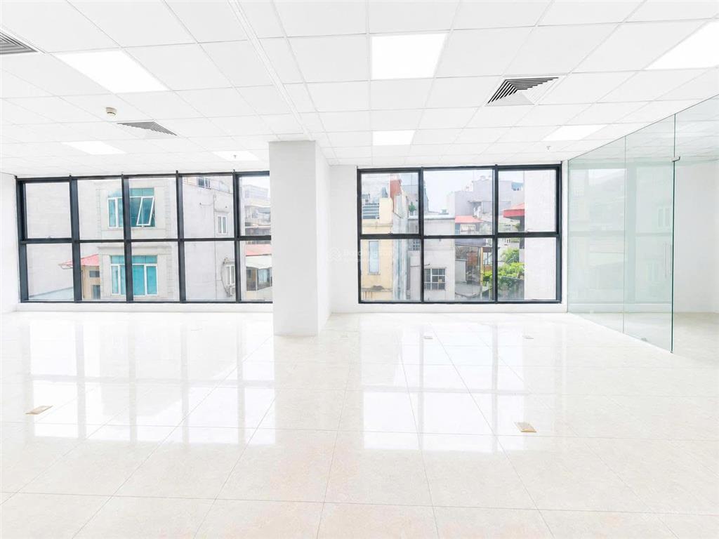 Hot cho thuê lỗ siêu rẻ lô văn phòng 120m2 toàn nhà xịn mặt đường lê văn lương  chỉ 288k/m2