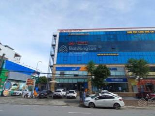 Ngân hàng, siêu thị, showroom về đan phượng thuê ngay mặt bằng 2 tầng mặt kính đẹp, sân đỗ xe rộng