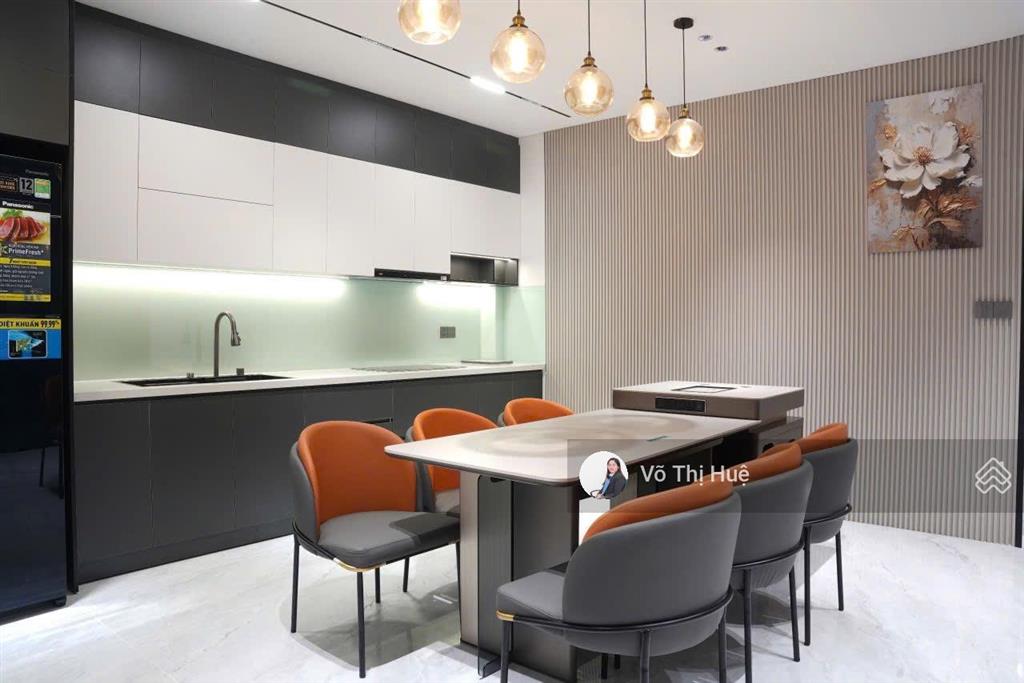 Mt phố hải châu chỉ 14.5 tỷ đẹp 109m2 full nội thất