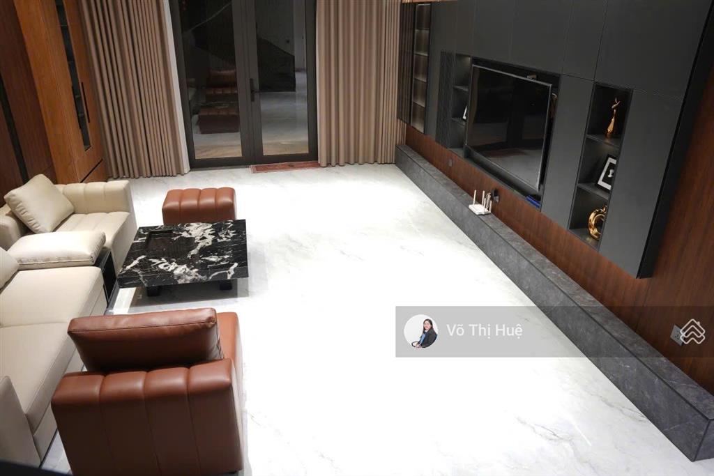 Mt phố hải châu chỉ 14.5 tỷ đẹp 109m2 full nội thất