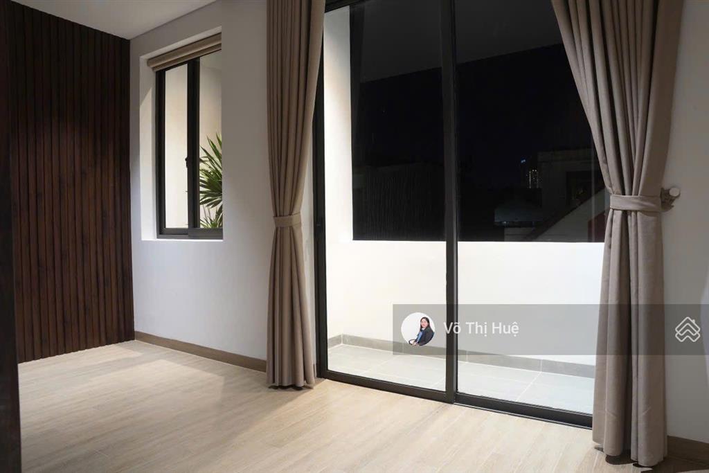 Mt phố hải châu chỉ 14.5 tỷ đẹp 109m2 full nội thất