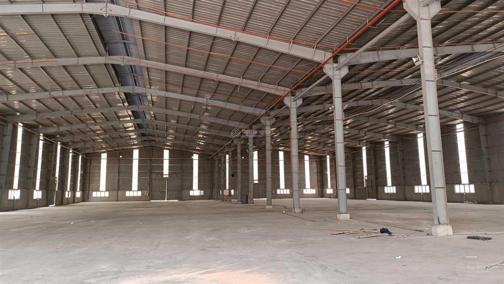 Kho xưởng cho thuê bình mỹ bắc tân uyên bình dương. dt 5600m2. giá 400 triệu.  0934 794 *** mr long
