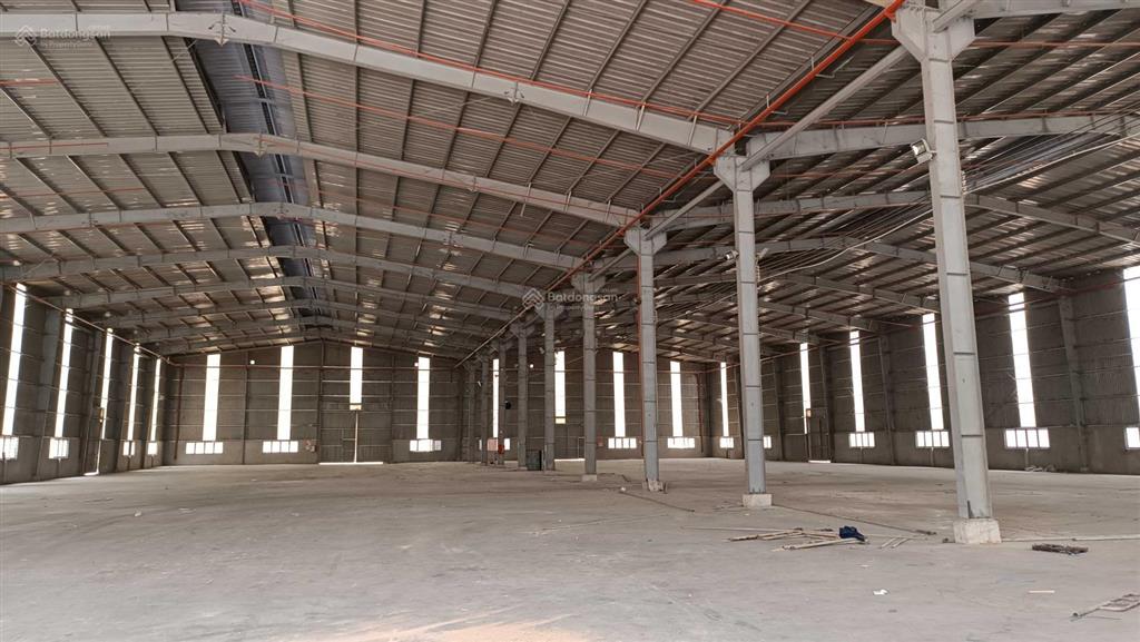 Kho xưởng cho thuê bình mỹ bắc tân uyên bình dương. dt 5600m2. giá 400 triệu.  0934 794 *** mr long