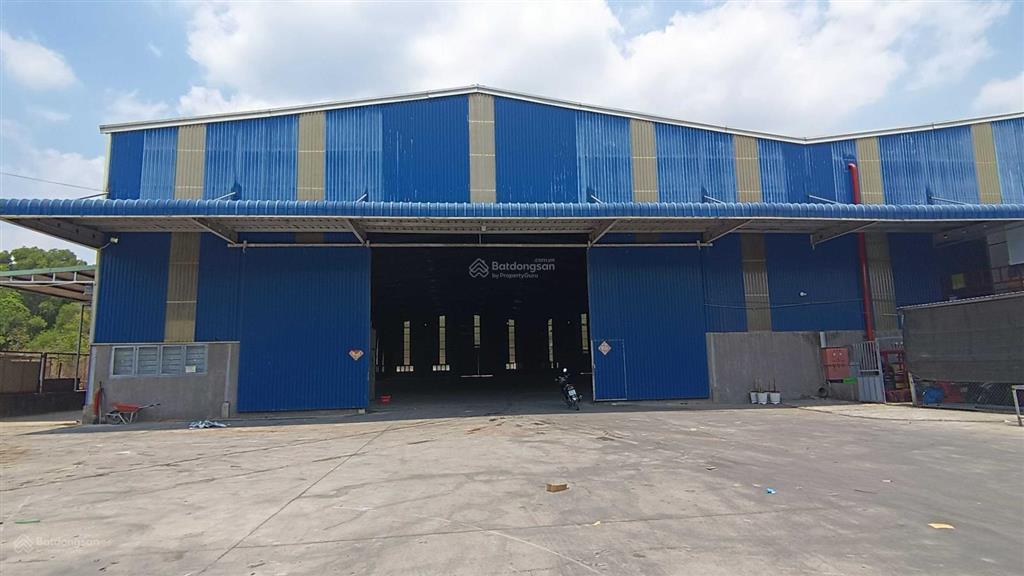 Kho xưởng cho thuê bình mỹ bắc tân uyên bình dương. dt 5600m2. giá 400 triệu.  0934 794 *** mr long