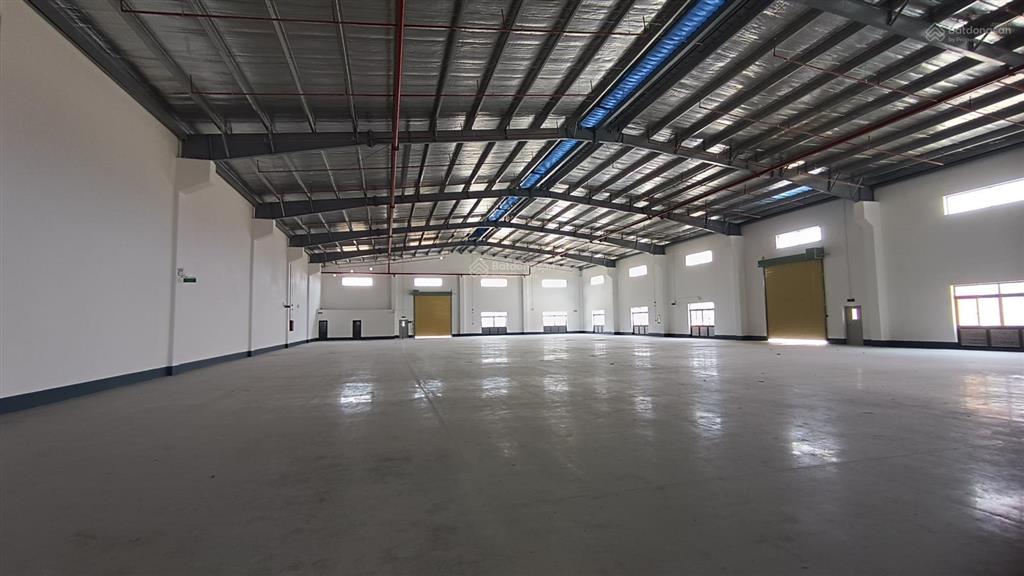 Cho thuê kho xưởng kcn việt hương 2. diện tích 2000m2 giá 125.544 đ/m²/th.  0934 794 *** mr long