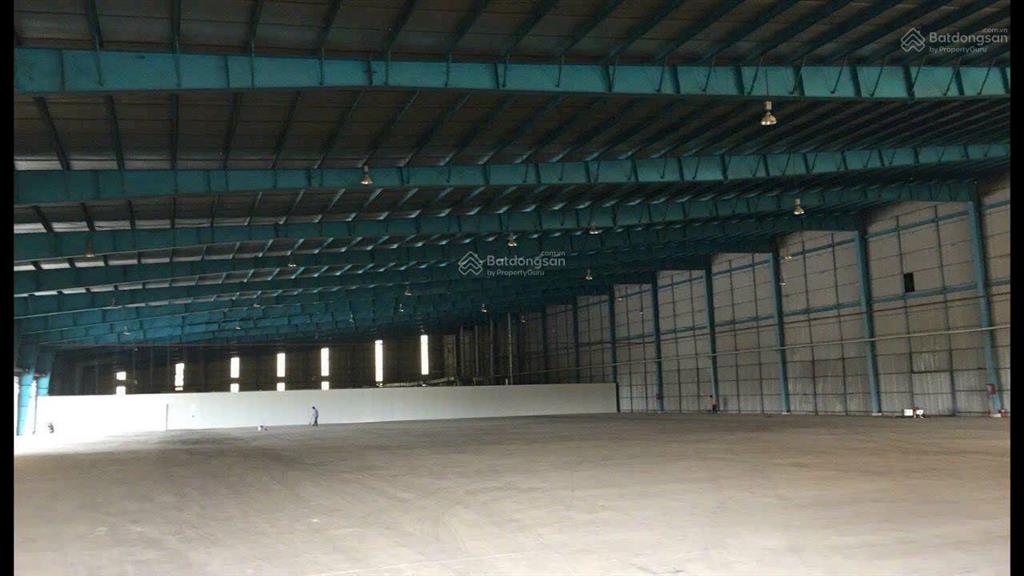 Cho thuê kho chứa hàng hóa trong kcn nam tân uyên 1 diện tích kho 3900m2. giá ~ 83.481,6đ/1m2