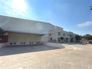 Cho thuê kho xưởng 6500m2. giá 530tr/th. tại tân hiệp, tân uyên, hcm.  0934 794 *** mr long