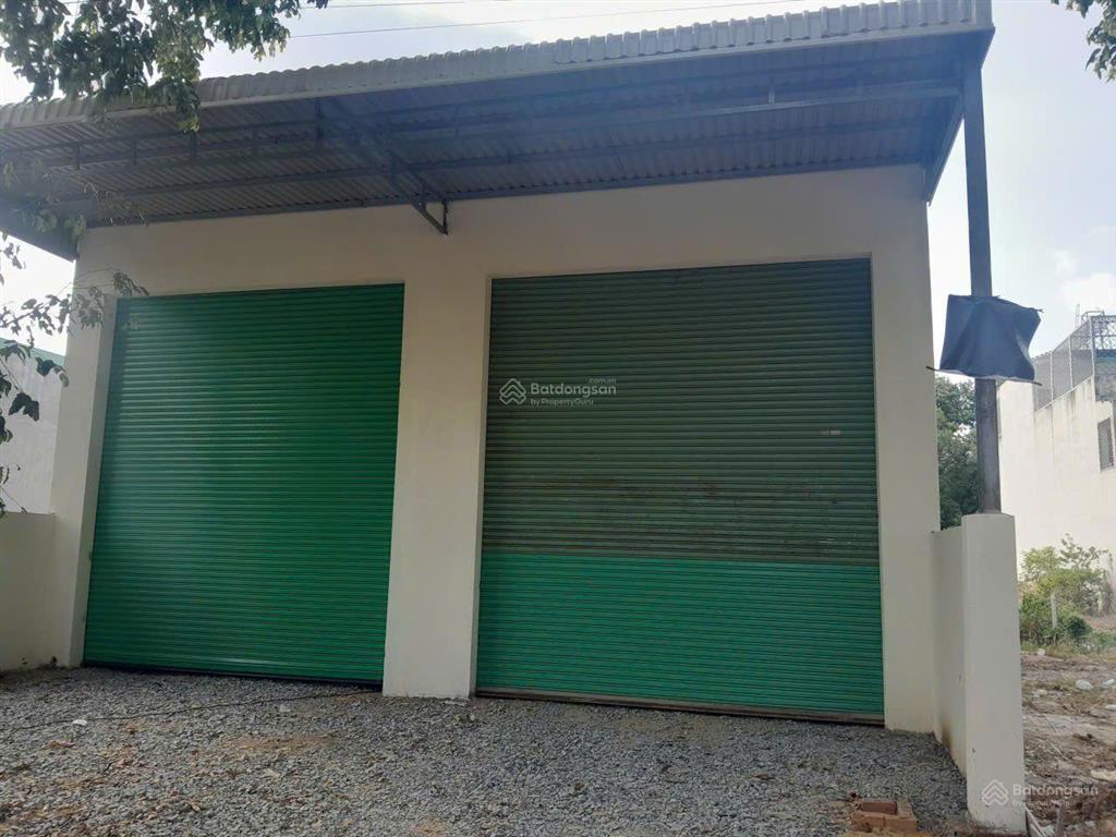 Cho thuê kho xưởng tại phú tân/ thủ dầu một/ hcm. xưởng 300m2.giá 20 triệu.  0934 794 *** mr long